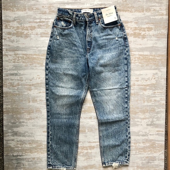 A&F Curve Love Acid Wash High Rise Jeans - Picture 4 of 6